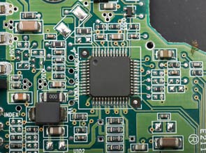 高频电路板和普通电路板哪个更耐用？